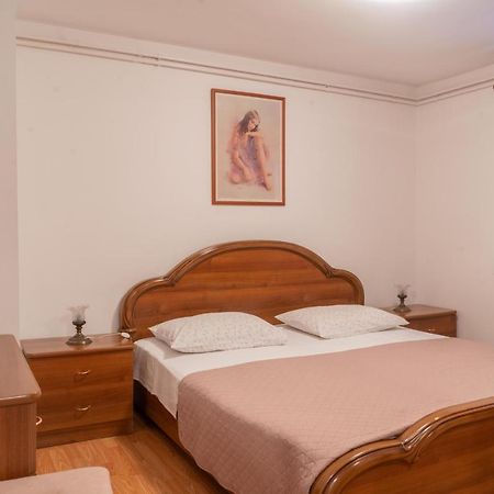 Rooms Ljubica Cres Exterior photo