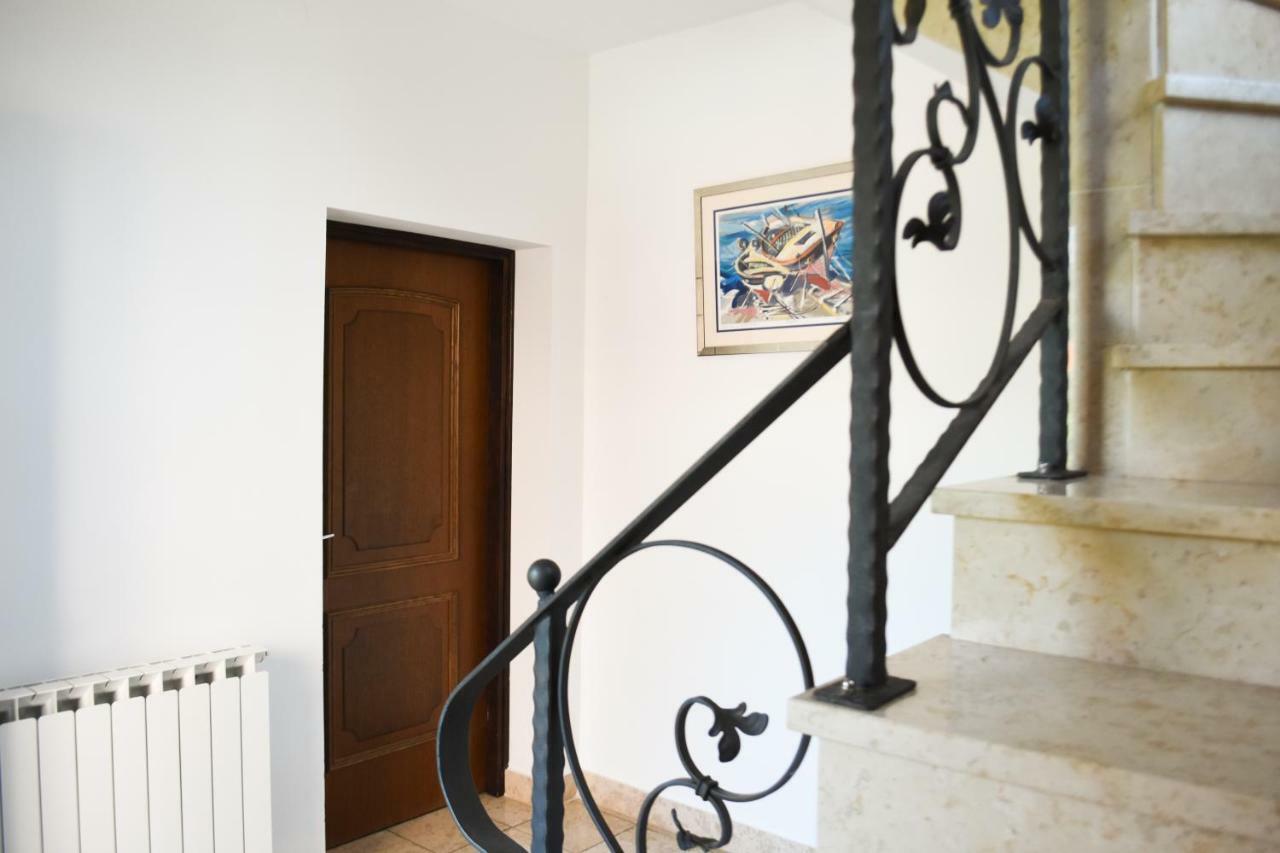 Rooms Ljubica Cres Exterior photo